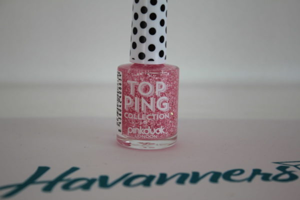 ESMALTE DE UÑAS ROSA