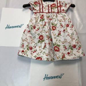 VESTIDO BLANCO CON FLORES ROJAS