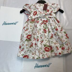 VESTIDO BLANCO CON FLORES ROJAS