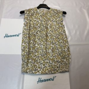 Viste a tu hija con ese vestido de flores amarillo